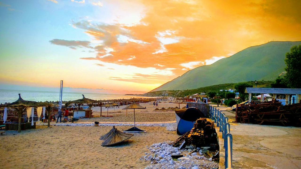 Glamping Rooms At The Sea Turtle Dhërmi Exteriér fotografie